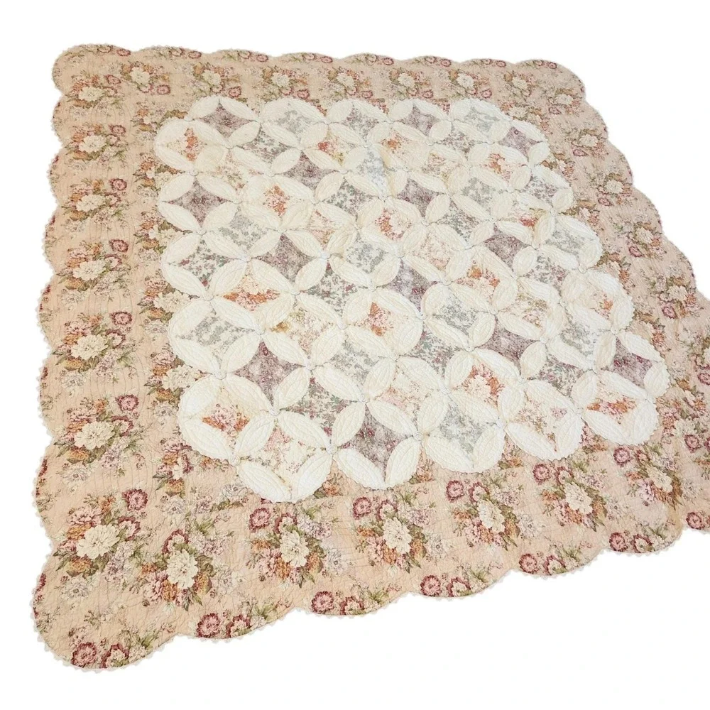 Vintage Floral Appliqué Quilt Scalloped Lace Edges Queen Size 3D Rosettes 1940 *